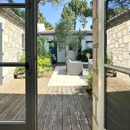 Charentaise Avec Piscine Pour 12 Dans Parc Residentiel - Fr-1-705-89