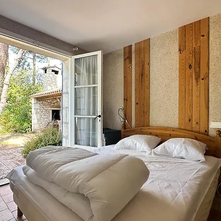Charentaise Avec Piscine Pour 12 Dans Parc Residentiel - Fr-1-705-89 Les Mathes