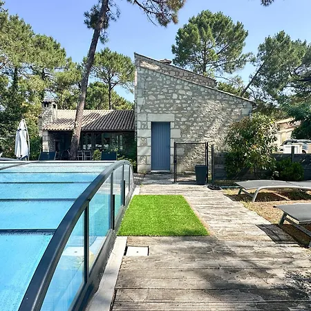 Charentaise Avec Piscine Pour 12 Dans Parc Residentiel - Fr-1-705-89 Villa *