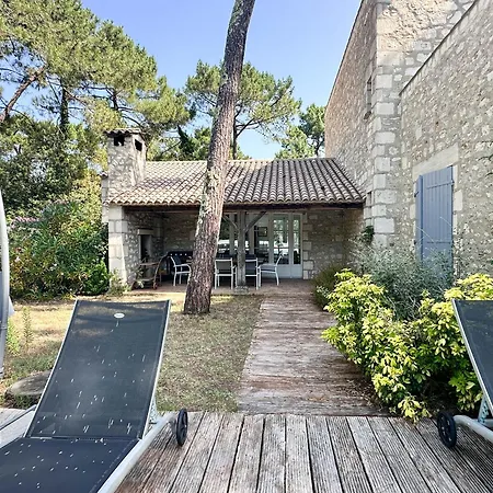 Villa Charentaise Avec Piscine Pour 12 Dans Parc Residentiel - Fr-1-705-89 *