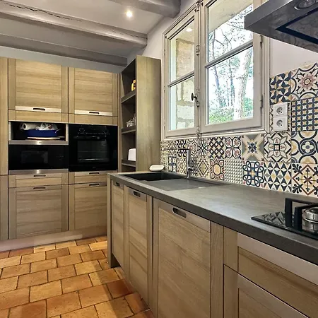 Charentaise Avec Piscine Pour 12 Dans Parc Residentiel - Fr-1-705-89 ヴィラ