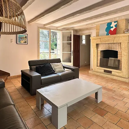 Villa Charentaise Avec Piscine Pour 12 Dans Parc Résidentiel - Fr-1-705-89 *