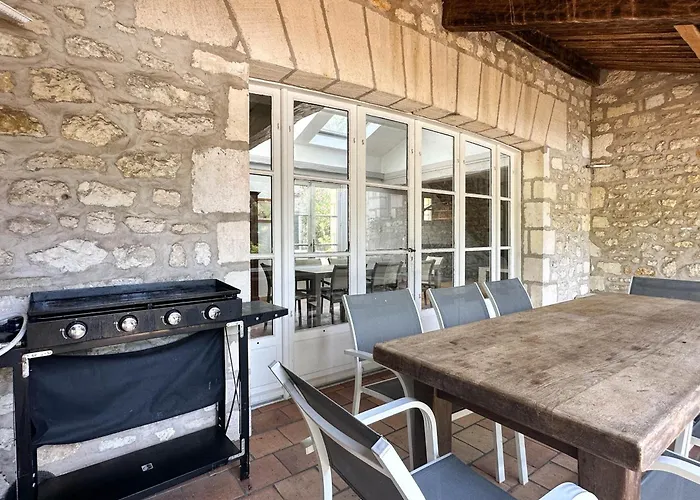 Charentaise Avec Piscine Pour 12 Dans Parc Résidentiel - Fr-1-705-89 Villa