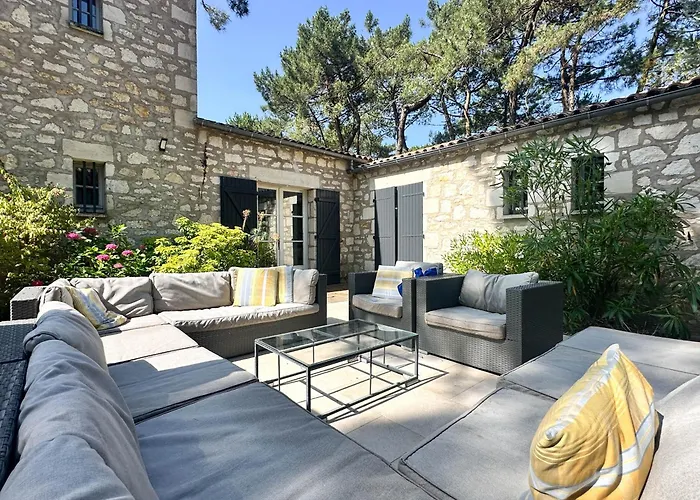 Villa Charentaise Avec Piscine Pour 12 Dans Parc Résidentiel - Fr-1-705-89