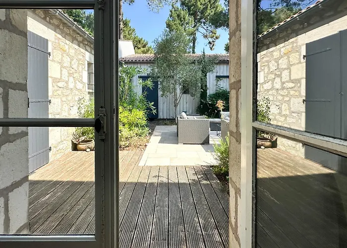 Charentaise Avec Piscine Pour 12 Dans Parc Résidentiel - Fr-1-705-89