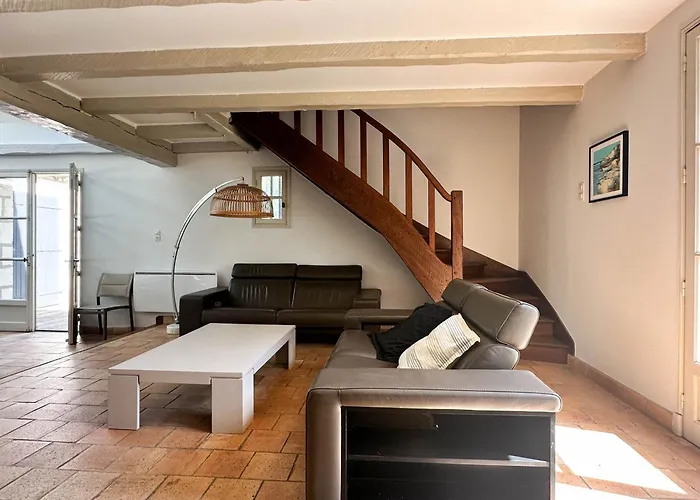 Charentaise Avec Piscine Pour 12 Dans Parc Résidentiel - Fr-1-705-89