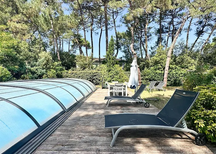 Charentaise Avec Piscine Pour 12 Dans Parc Résidentiel - Fr-1-705-89 Les Mathes